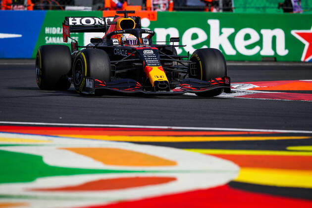 33 VERSTAPPEN Max (nld), Red Bull Racing Honda RB16B, action during the Formula 1 Gran Premio De La Ciudad De Mexico 2021, Mexico City Grand Prix, 18th round of the 2021 FIA Formula One World Championship, WM, Weltmeisterschaft from November 5 to 7, 2021 on the Autodromo Hermanos Rodriguez, in Mexico City, Mexico - F1 - MEXICO CITY GRAND PRIX 2021 DPPI Panoramic  20211105_GOODEN_FGO00102