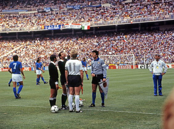 11 07 82 Italy Germany Spain, Madrid, 11 07 1982, Football, FIFA World Cup 1982 in Spain, Final, Italy FRG Germany DFB 3 1 v l Karl Heinz Rummenigge Germany , Dino Zoff Italy