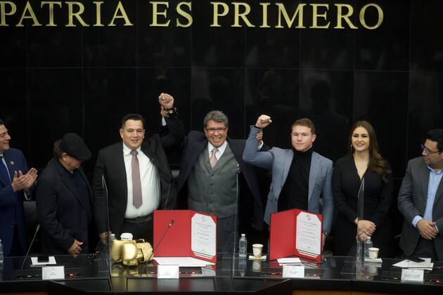 Boxen, Saul Canelo Alvarez erhält Auszeichnung von mexikanischem Parlamentsführer Ricardo Monreal