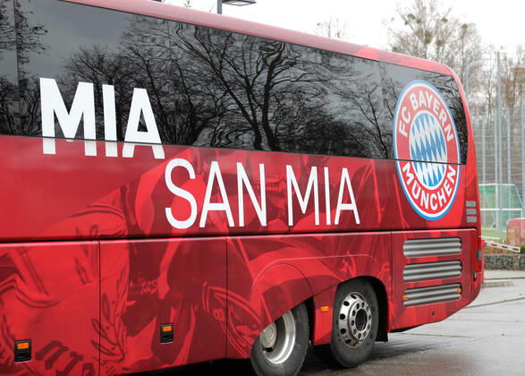 Munich, Germany 22 November 2021 football, men, 1 league, 2021 2022 season, FC Bayern Munich, Säbener Strasse, training ground, final training, Champions League FC Bayerns team bus is ready to leave, Mia san mia