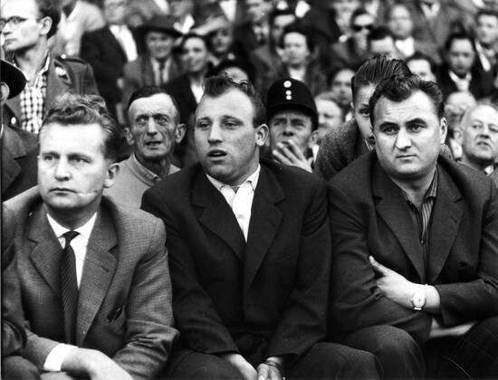 Final round of the German Football Championship 1959 Westfalia Herne Hamburger SV 3 1 13 06 1959 in Dortmund Only as spectator Uwe Seeler HSV center right Jupp Posipal HSV Only for journalistic use Only for editorial use HM