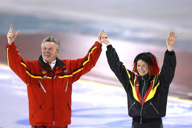 PECHSTEIN Claudia Team GER with coach FRANKEN Joachim 1 place 5000m womens world record speed skating team GER Olympic Winter Games 2002 Salt Lake City USA on 11 02 2002 in Salt Lake City