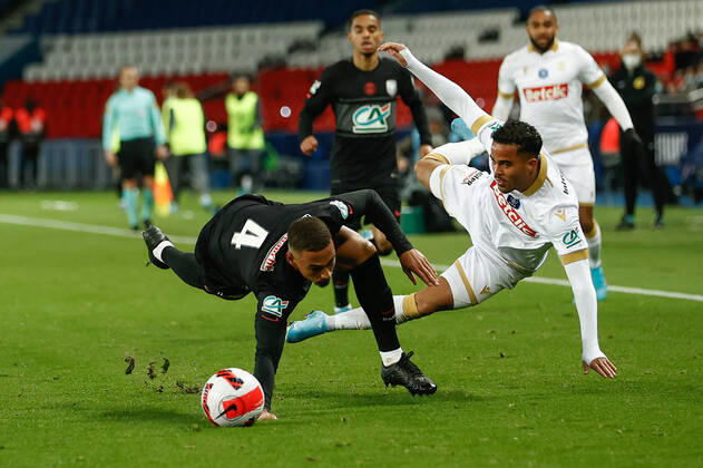 Thilo Kehrer (Paris Saint Germain) vs Justin Kluivert (Nice) FOOTBALL : 8e finale de la Coupe de France - PSG vs OGC Nice - 31 01 2022 AurelienMorissard Panoramic