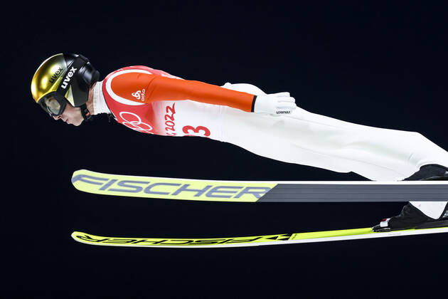 OLYMPICS - Winter Olympic Games, Olympische Spiele, Olympia, OS Beijing 2022 ZHANGJIAKOU,CHINA,12.FEB.22 - OLYMPICS, NORDIC SKIING, Ski jumping, Skispringen, Ski, nordisch - Winter Olympic Games Beijing 2022, large hill, men. Image shows Simon Ammann (SUI). GEPAxpictures xPatrickxSteiner