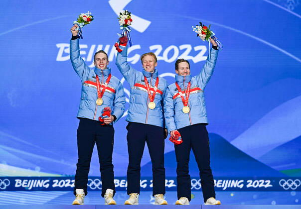BEIJING 2022, Eisschnelllauf, Teamverfolgung Männer, Siegerehrung