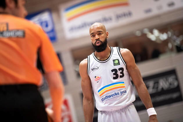 BARMER 2 Basketsball Bundesliga ProA season 2021 2022 27 matchday on 4 3 22 Medipolis SC Jena vs Kirchheim Knights Take a deep breath, Brandon Thomas Jena , Portrait Sparkassen Arena