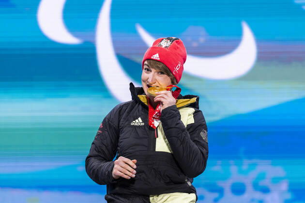 Paralympics, BEIJING 2022, Ski Alpin, Super-Kombination, Siegerehrung mit Anna-Lena Forster