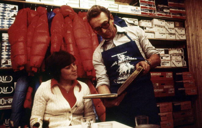 02 11 76 Rosi Mittermaier Germany, Stuttgart, 02 11 1976, Ski, Sportwertstatt Baschin Stuttgart Rosi Mittermaier