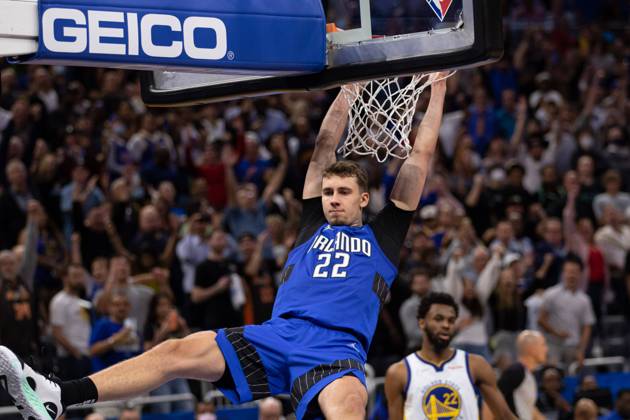 Sport Bilder des Tages Orlando, Florida, March 22nd 2022: Franz Wagner (22 Orlando Magic) dunks the final posession of the night during the National Basketball Association game between Orlando Magic and Golden State Warriors at Amway Center in Orlando, Florida. Andrea Vilchez SPP Orlando Magic v Golden State Warriors - National Basketball Association - Amway Center 