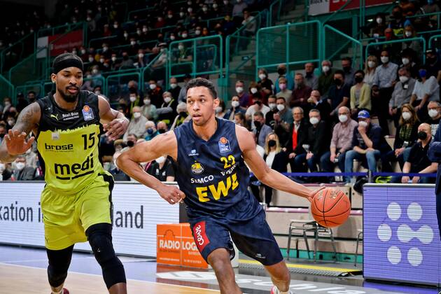 medi bayreuth EWE Baskets Oldenburg , Basketball, Bundesliga, BBL, Matchday 14, Season 2021 2022, 23 03 2022 22 Holyfield, T J EWE Oldenburg medi bayreuth EWE Baskets Oldenburg , Basketball, Bundesliga, BBL, Matchday 14, Season 2021 2022, 23 03 2022 Bayreuth Copyright: xEibner-Pressefoto ThorstenxOchsx EP_TOS