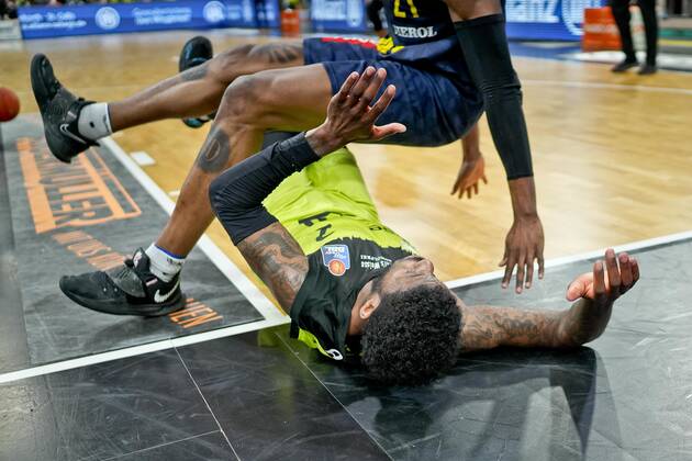 medi bayreuth EWE Baskets Oldenburg , Basketball, Bundesliga, BBL, Matchday 14, Season 2021 2022, 23 03 2022 21Odiase, Tai EWE Oldenburg 2 Anim Sacar medi bayreuth medi bayreuth EWE Baskets Oldenburg , Basketball, Bundesliga, BBL, Matchday 14, Season 2021 2022, 23 03 2022 Bayreuth Copyright: xEibner-Pressefoto ThorstenxOchsx EP_TOS