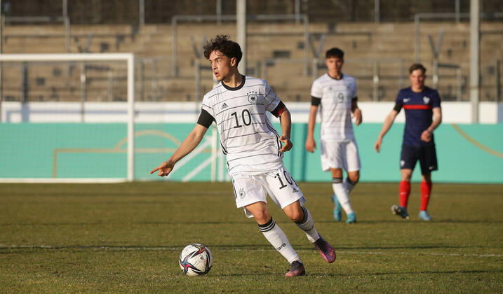 Stuttgart , Soccer U18 international Germany vs France Mika Baur GER