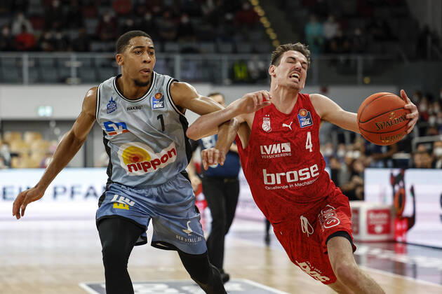 right Omar Prewitt Brose Bamberg, 04 left 01 Jaren Lewis HAKRO Merlins Crailsheim amberg HAKRO Merlins Crailsheim easyCredit BBL Basketball Bundesliga Saison 2021 22 Spieltag 17, 29 03 2022 Bamberg, Brose Arena Foto Daniel Löb Loeb Copyright: DanielxLöb