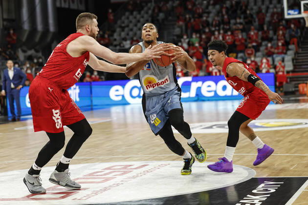 Center 01 Jaren Lewis HAKRO Merlins Crailsheim link sMartinas Geben Brose Bamberg, 22 amberg HAKRO Merlins Crailsheim easyCredit BBL Basketball Bundesliga Saison 2021 22 Spieltag 17, 29 03 2022 Bamberg, Brose Arena Foto Daniel Löb Loeb Copyright: DanielxLöb