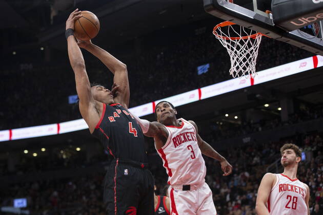 April 8, 2022, Toronto, ON, CANADA: Toronto Raptors Scottie Barnes (left) takes a rebound from Houston Rockets Kevin Porter Jr. during first half NBA, Basketball Herren, USA basketball action in Toronto on Friday, April 8, 2022. Scottie Barnes; Kevin Porter Jr.  - ZUMAc35_ 20220408_zaf_c35_084 Copyright: xChrisxYoungx