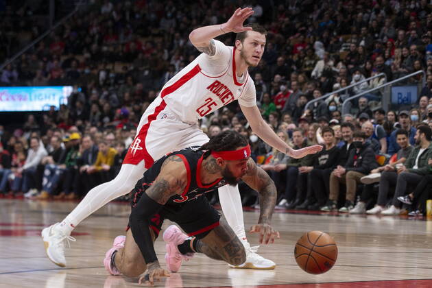 April 8, 2022, Toronto, ON, CAN: Toronto Raptors Gary Trent Jr. (bottom) battles for the ball with Houston Rockets Garrison Mathews during first half NBA, Basketball Herren, USA basketball action in Toronto on Friday, April 8, 2022. Gary Trent Jr. ; Garrison Mathews  - ZUMAc35_ 20220408_zaf_c35_085 Copyright: xChrisxYoungx