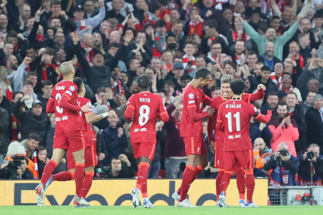 Liverpool v S L Benfica - UEFA Champions League Roberto Firmino of Liverpool scores his team s third goal during the UEFA Champions League match between Liverpool and S L Benfica at Anfield, Liverpool on Wednesday 13th April 2022. Liverpool United Kingdom  Copyright: xMIxNewsx originalFilename:fletcher-liverpoo220413_npxZV