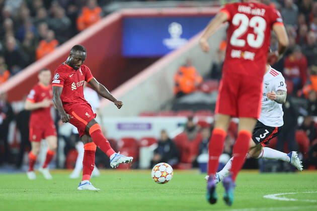 Liverpool v S L Benfica - UEFA Champions League Naby Keita of Liverpool shoots during the UEFA Champions League match between Liverpool and S L Benfica at Anfield, Liverpool on Wednesday 13th April 2022. Liverpool United Kingdom  Copyright: xMIxNewsx originalFilename:fletcher-liverpoo220413_np8Ek