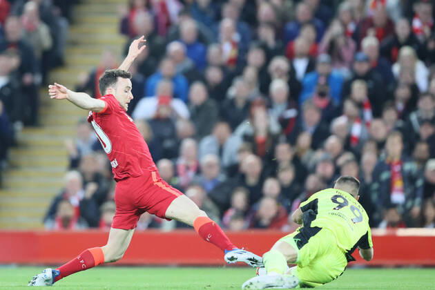 Liverpool v S L Benfica - UEFA Champions League Diogo Jota of Liverpool goes down in the box during the UEFA Champions League match between Liverpool and S L Benfica at Anfield, Liverpool on Wednesday 13th April 2022. Liverpool United Kingdom  Copyright: xMIxNewsx originalFilename:fletcher-liverpoo220413_npLxd