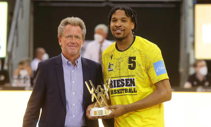 Basketball, BBL, MHP Riesen Ludwigsburg, Justin Simon honoured as Defence Player of the Season
