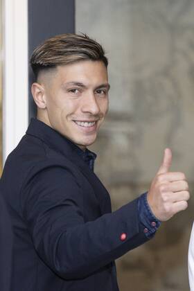AMSTERDAM , 11-05-2022 , Johan Cruijff Arena , Dutch Football Eredivisie , season 2021 2022 , Ajax vs Heerenveen , Ajax player Lisandro Martinez arriving at the stadium Ajax - Heerenveen  x16552552x Copyright:
