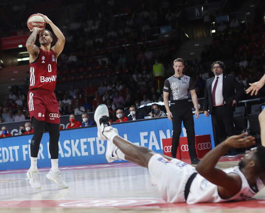 15 05 2022, Play Off 2 FC Bayern Basketball vs Chemnitz, Audi Dome Munich, basketball, sports, in the picture Nick Weiler Babi FCB Basketball vs Frantz Massenat Chemnitz