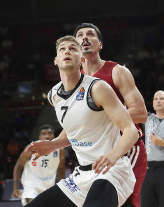 15 05 2022, Play Off 2 FC Bayern Basketball vs Chemnitz, Audi Dome Muenchen, basketball, sports, in the picture Jonas Richter Chemnitz and Nihat Djedovic FCB Basketball
