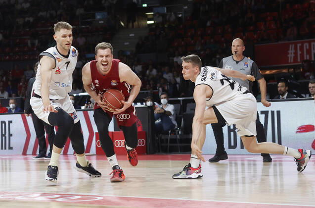 15 05 2022, Play Off 2 FC Bayern Basketball vs Chemnitz, Audi Dome Munich, Basketball, Sports, in picture Jonas Richter Chemnitz , Ognjen Jaramaz FCB Basketball and Mindaugas Susinskas Chemnitz