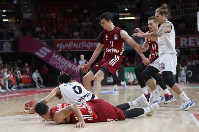 15 05 2022, Play Off 2 FC Bayern Basketball vs Chemnitz, Audi Dome Munich, basketball, sports, in the picture Nick Weiler Babi FCB Basketball , Nelson Weidemann Chemnitz , Vladimir Lucic FCB Basketball , Leon Radosevic FCB Basketball , Malte Ziegenhagen Chemnitz