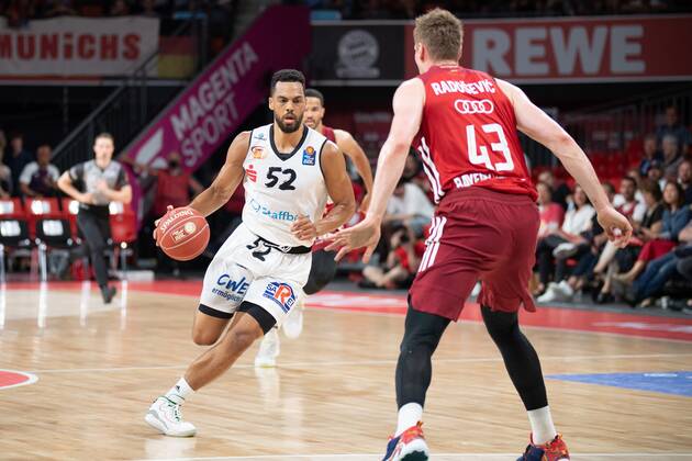 Trent Lockett 52 Niners Chemnitz , Leon Radosevic 43 FC Bayern , FC Bayern Basketball vs Niners Chemnitz, easyCredit BBL Playoffs, Quarterfinals, 15 05 2022 Munich Bavaria Germany Copyright: xkolbert-press UlrichxGamelx