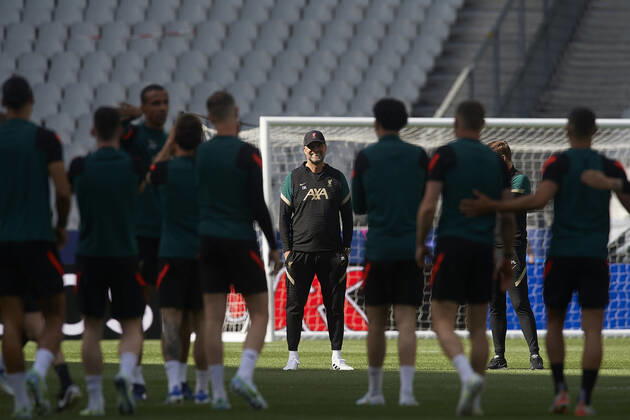 Liverpool FC Training Session And press conference, PK, Pressekonferenz - UEFA Champions League Final 2021 22 Jurgen Klopp head coach of Liverpool during the warm-up at Stade de France on May 27, 2022 in Paris, France. Liverpool will face Real Madrid in the UEFA Champions League final on May 28, 2022. Paris France Copyright: xJosexBretonx originalFilename:breton-liverpoo220527_npDYU