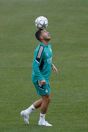 Liverpool FC Training Session And press conference, PK, Pressekonferenz - UEFA Champions League Final 2021 22 Eden Hazard of Real Madrid during the warm-up before at Stade de France on May 27, 2022 in Paris, France. Liverpool will face Real Madrid in the UEFA Champions League final on May 28, 2022. Paris France Copyright: xJosexBretonx originalFilename:breton-liverpoo220527_npmDf