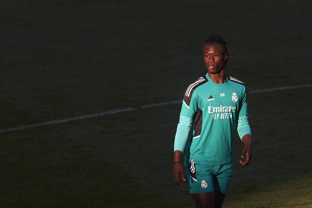 Liverpool FC Training Session And press conference, PK, Pressekonferenz - UEFA Champions League Final 2021 22 Eduardo Camavinga of Real Madrid during the warm-up before at Stade de France on May 27, 2022 in Paris, France. Liverpool will face Real Madrid in the UEFA Champions League final on May 28, 2022. Paris France Copyright: xJosexBretonx originalFilename:breton-liverpoo220527_npY8o