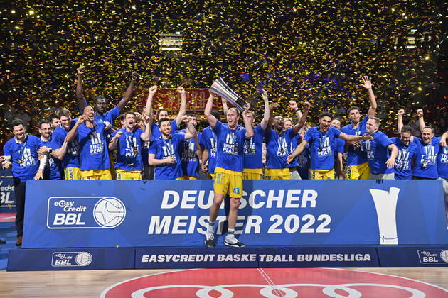 Basketball, BBL Final, ALBA Berlin celebrates winning the German Championship