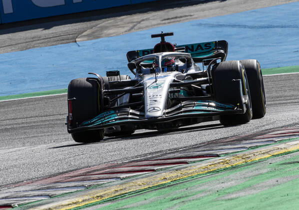 FORMULA 1 - GP of Austria 2022 SPIELBERG,AUSTRIA,09.JUL.22 - MOTORSPORTS, FORMULA 1 - Grand Prix of Austria, Red Bull Ring, sprint race. Image shows George Russell (GBR Mercedes). GEPAxpictures xWolfgangxJannach