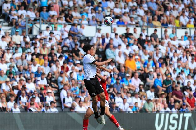 Derby County v Barnsley EFL Sky Bet League 1 13 08 2022. Haydon Roberts (15) of Derby County heads the ball clear during the EFL Sky Bet League 1 match between Derby County and Barnsley at the Pride Park, Derby, England on 13 August 2022. Editorial use only DataCo restrictions apply See www.football-dataco.com , Copyright: xJezxTighex PSI-15713-0048