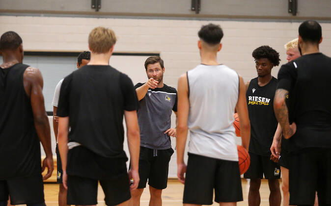 Basketball, BBL, MHP Riesen Ludwigsburg, Training kick-off with coach Josh King