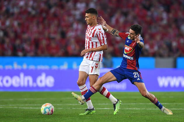 Soccer UEFA Conference League Play Off 1 FC Köln Fehervar FC on 18 08 2022 at RheinEnergieStadion in Cologne Dejan Ljubicic Köln , left Ruben Pinto Fehervar , right xHDx
