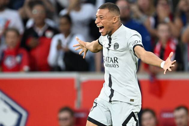 LILLE Kylian Mbappe of Paris Saint Germain celebrates his goal during the French Ligue 1 match between Lille OSC and Paris Saint Germain at the Pierre Mauroy Stadium on August 21, 2022 in Lille, France ANP Dutch Height Gerrit van Keulen Ligue 1 Uber Eats 2022 2023 xVIxANPxSportx xGerritxvanxKeulenxIVx 453444534 originalFilename: 453444534