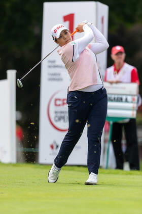 OTTAWA, ON - AUGUST 26: Ariya Jutanugarn of Thailand tees off on the 1st hole during the second round of the CP Women™s Open on August 26, 2022, at The Ottawa Hunt and Golf Club in Ottawa, ON, Canada. (Photo by Richard A. Whittaker Icon Sportswire) GOLF: AUG 26 LPGA, Golf Damen - CP Women™s Open Icon2208261702