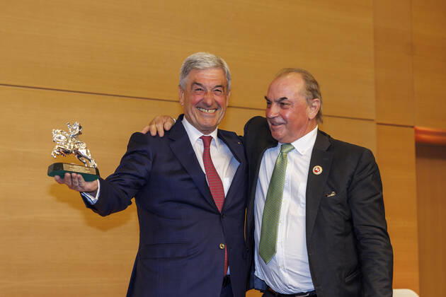 Pferdesport, Turnier der Sieger in Münster, Verleihung Friedensreiterpreis
