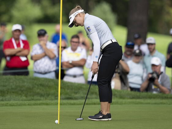 August 27, 2022, Ottawa, ON, Canada: Brooke Henderson, of Canada, makes a putt on the second hole during the third round action at the CP Women™s Open, Saturday, August 27, 2022 in Ottawa. Brooke Henderson  - ZUMAc35_ 20220827_zaf_c35_010 Copyright: xAdrianxWyldx