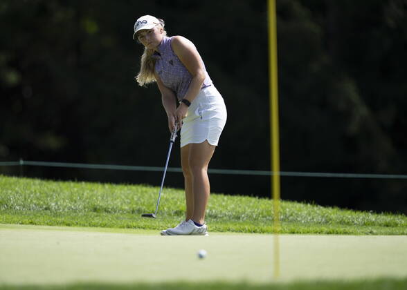 August 27, 2022, Ottawa, ON, Canada: Maddie Szeryk, of Canada, attempts a putt on the 2nd hole ..during the third round action at the CP Women™s Open, Saturday, August 27, 2022 in Ottawa. Maddie Szeryk  - ZUMAc35_ 20220827_zaf_c35_016 Copyright: xAdrianxWyldx