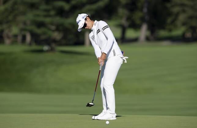 August 27, 2022, Ottawa, ON, Canada: Na Rin An, from South Korea, attempts a putt on the 18th hole during the third round action at the CP Women s Open, Saturday, August 27, 2022 in Ottawa. An and Hye-Jin Choi, from from South Korea, finished tied with overall scores of -16. Na Rin An - ZUMAc35_ 20220827_zaf_c35_090 Copyright: xAdrianxWyldx
