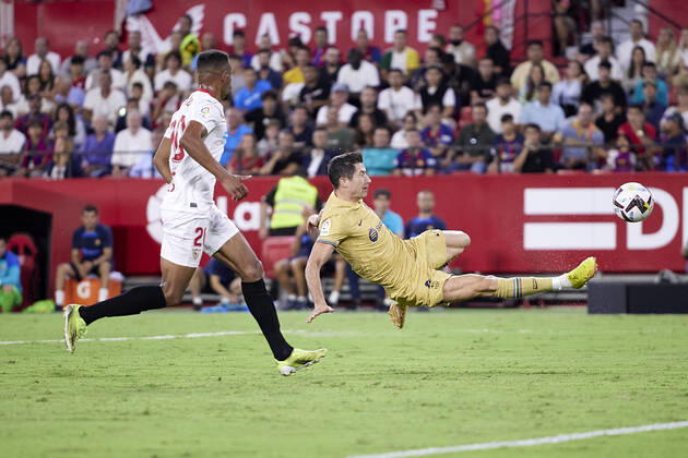 Sevilla FC v FC Barcelona, Barca LaLiga Santander, Seville, Spain Seville, Spain. 03rd September 2022. Robert Lewandowski (9) of FC Barcelona seen during the LaLiga Santander match between Sevilla FC and FC Barcelona at Estadio Ramon Sanchez Pizjuan in Seville. Seville Andalucia Spain Estadio Ramon Sanchez Pizjuan  Copyright: xGonzalesxPhoto JesusxRuizxMedinax