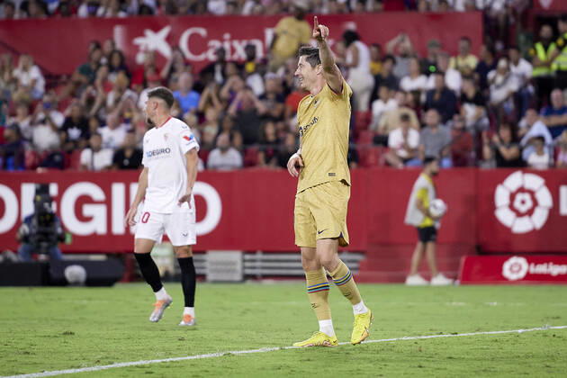 Sevilla FC v FC Barcelona, Barca LaLiga Santander, Seville, Spain Seville, Spain. 03rd September 2022. Robert Lewandowski (9) of FC Barcelona seen during the LaLiga Santander match between Sevilla FC and FC Barcelona at Estadio Ramon Sanchez Pizjuan in Seville. Seville Andalucia Spain Estadio Ramon Sanchez Pizjuan  Copyright: xGonzalesxPhoto JesusxRuizxMedinax