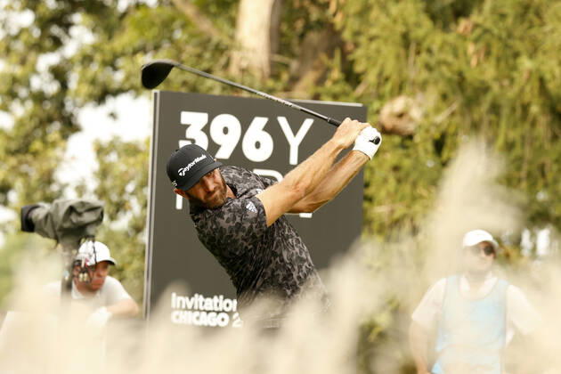 SUGAR GROVE, IL - SEPTEMBER 17: LIV golfer Dustin Johnson hits his tee shot on the 14th hole during the second round of the LIV Golf Invitational Series Chicago on September 17, 2022 at Rich Harvest Farms in Sugar Grove, Illinois. (Photo by Brian Spurlock Icon Sportswire) GOLF: SEP 17 LIV Golf Invitational Series Chicago Icon220917146