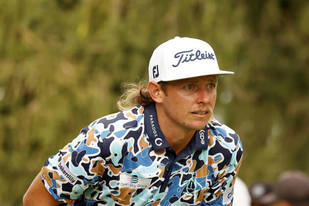 SUGAR GROVE, IL - SEPTEMBER 17: LIV golfer Cameron Smith watches his tee shot on the 14th hole during the second round of the LIV Golf Invitational Series Chicago on September 17, 2022 at Rich Harvest Farms in Sugar Grove, Illinois. (Photo by Brian Spurlock Icon Sportswire) GOLF: SEP 17 LIV Golf Invitational Series Chicago Icon220917153