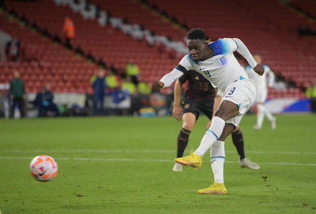 England Under 21 v Germany U21, U 21 International Friendly, Länderspiel, Nationalmannschaft Folarin Balogun of England U21 scores his team?s equalising goal to make it 1-1 during the International Friendly match at Bramall Lane, Sheffield Content Not Available For UK Newspapers Copyright: xRussellxHartx FIL-17393-0005 UK Newspapers OUT