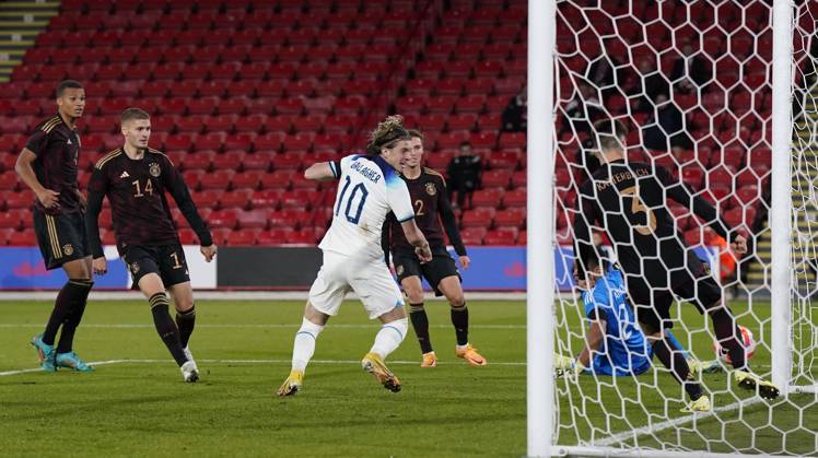 Sheffield, England, 27th September 2022. Connor Gallagher of England scores their second goal during the International Friendly, Länderspiel, Nationalmannschaft match at Bramall Lane, Sheffield. Picture credit should read: Andrew Yates Sportimage EDITORIAL USE ONLY. No use with unauthorised audio, video, data, fixture lists, club league logos or live services. Online in-match use limited to 120 images, no video emulation. No use in betting, games or single club league player publications. SPI-1910-0040
